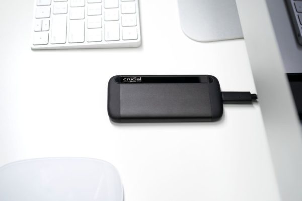 ⁦כונן קשיח SSD חיצוני Crucial X8 2TB 1050MB/s USB 3.2 Type-C⁩ – תמונה ⁦3⁩